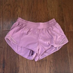 Lululemon Hot High-Rise Lined Short 2.5"